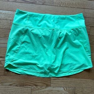 Athleta brand. Run with it skort, 14” size Lg